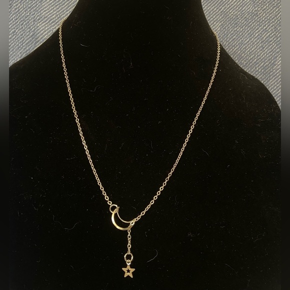NWT Adjustable Crescent and Star Necklace - Picture 3 of 5